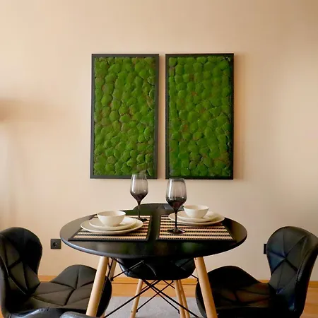 Green Cozy And Central 1bdrm Софія