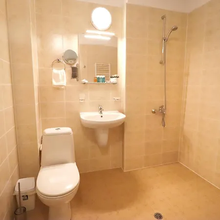 Green Cozy And Central 1bdrm Софія