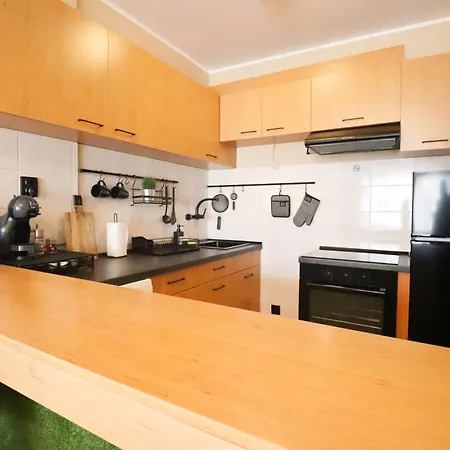 Green Cozy And Central 1bdrm Апартаменти *